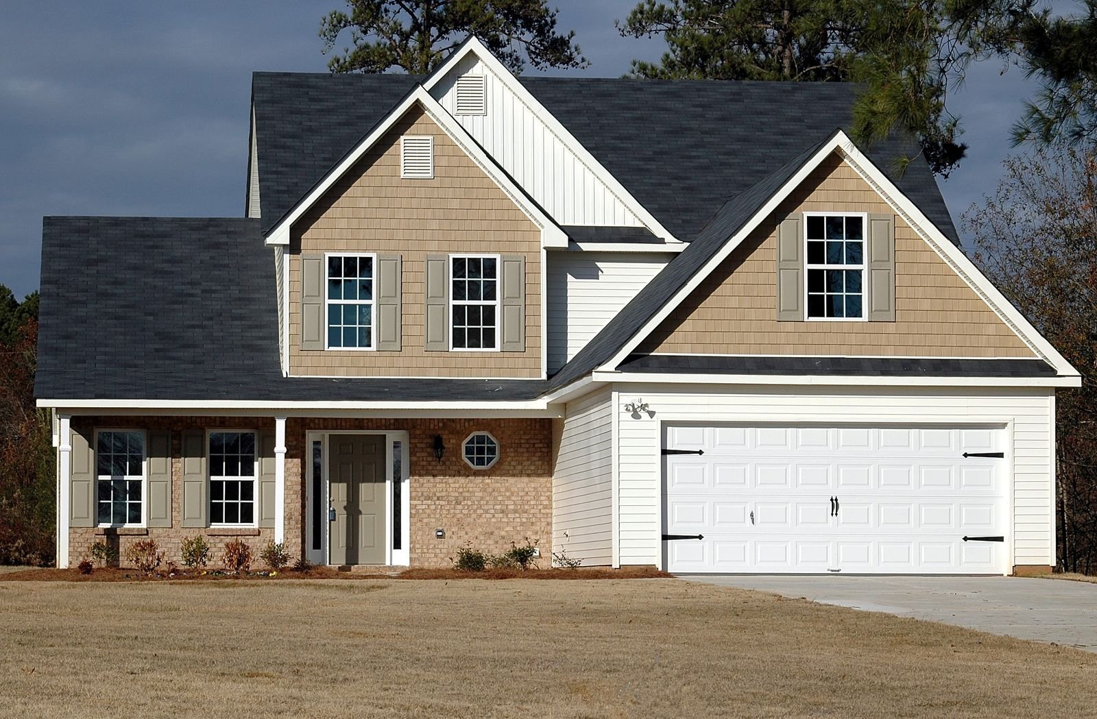 Neighborhood home exterior near Gresham Station, Gresham, OR, in our mold removal service area